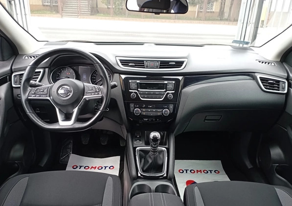 Nissan Qashqai cena 63900 przebieg: 55000, rok produkcji 2018 z Duszniki-Zdrój małe 277